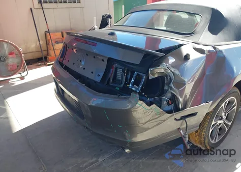 2014 Ford Mustang V6 Premium z USA, uszkodzony, nr VIN 1ZVBP8EM9E5266820